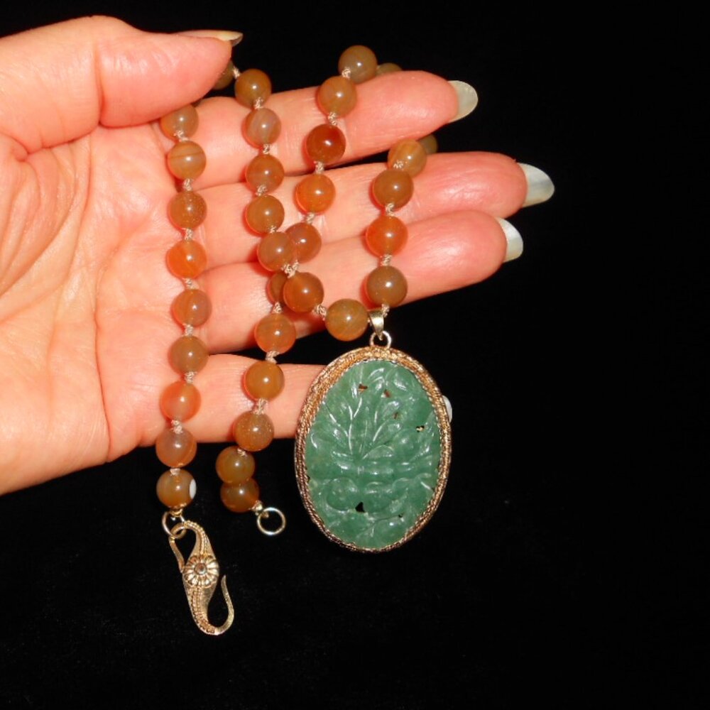 MCM Chinese Export Plished Carnelian Beads with Carved Jade Pendant